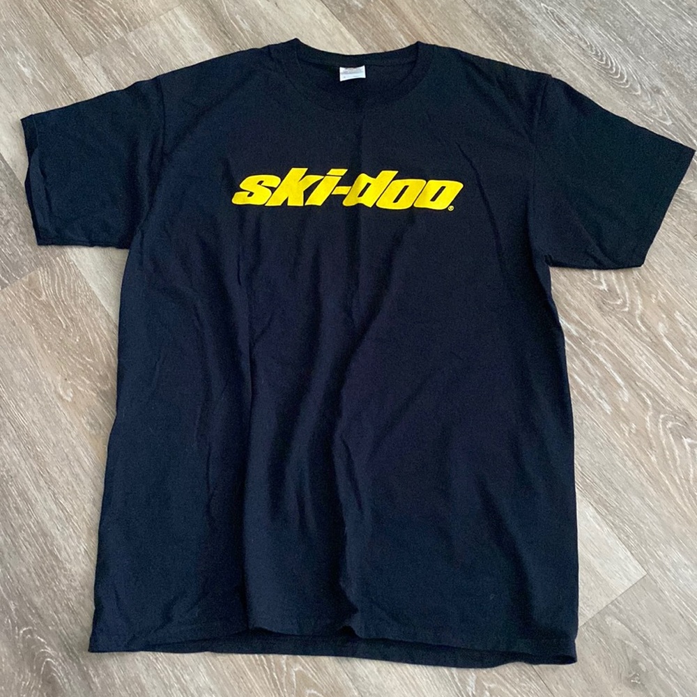 Fruit of the Loom HD Cotton NWOT Black Yellow Ski-Doo Graphic Tee Shirt Large L